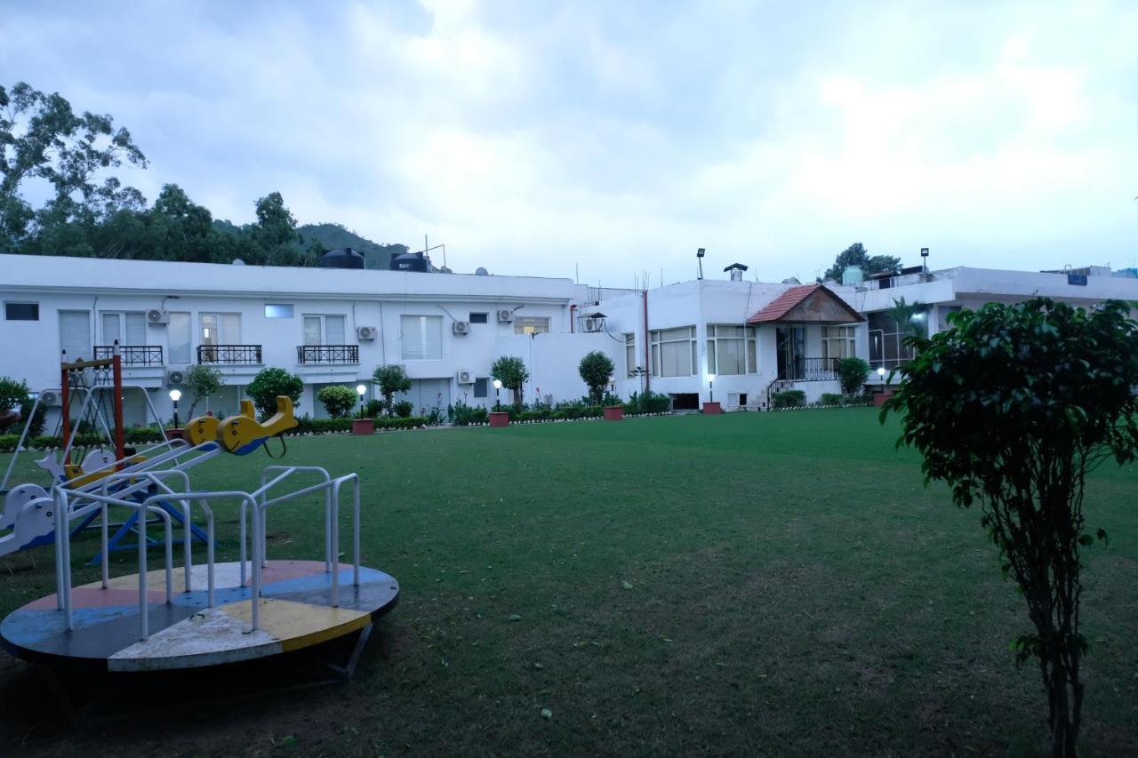 Black Mango Resort Kala Amb Exterior photo